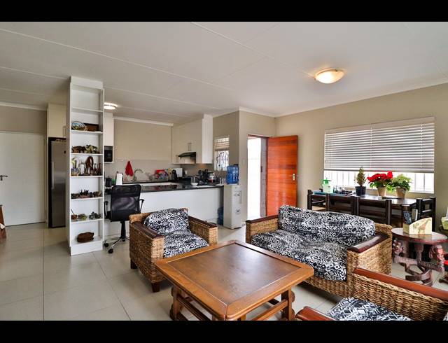 3 BEDROOM TOWNHOUSE RENTED IN LORRAINE